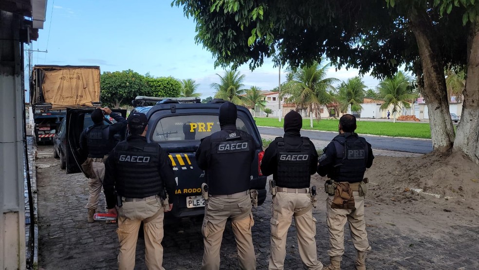 Seis pessoas são presas durante operação do MP-BA em Acajutiba, na BA — Foto: Divulgação