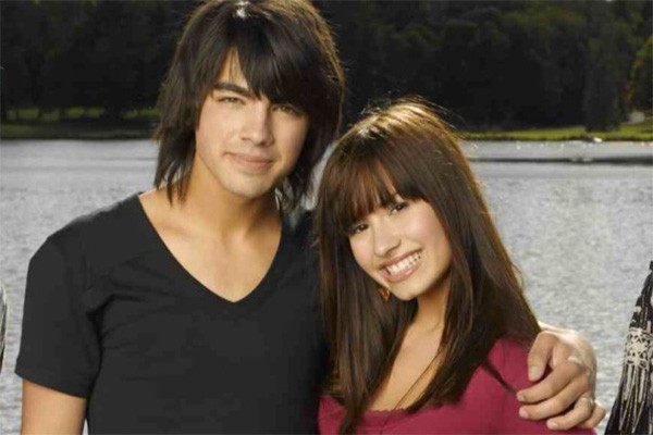 Joe Jonas e Demi Lovato em 'Camp Rock' (Foto: Divulgação)