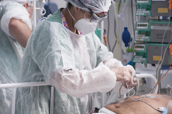 Leito de Unidade de Terapia Intensiva (UTI) contra Covid-19 do Hospital de Campanha Ame Barradas, montado em Heliópolis, na zona sul de São Paulo, nesta segunda- feira, 08 de março de 2021 — Foto: MISTER SHADOW/ASI/ESTADÃO CONTEÚDO