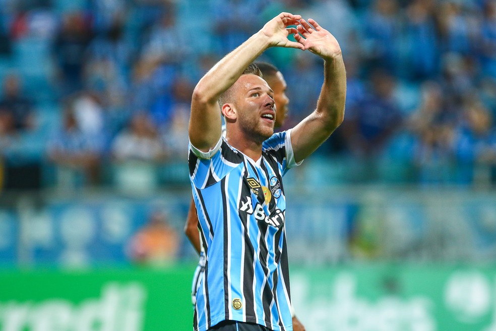 Venda de Arthur renderá quase R$ 100 milhões aos cofres gremistas (Foto: Lucas Uebel / Grêmio, DVG)