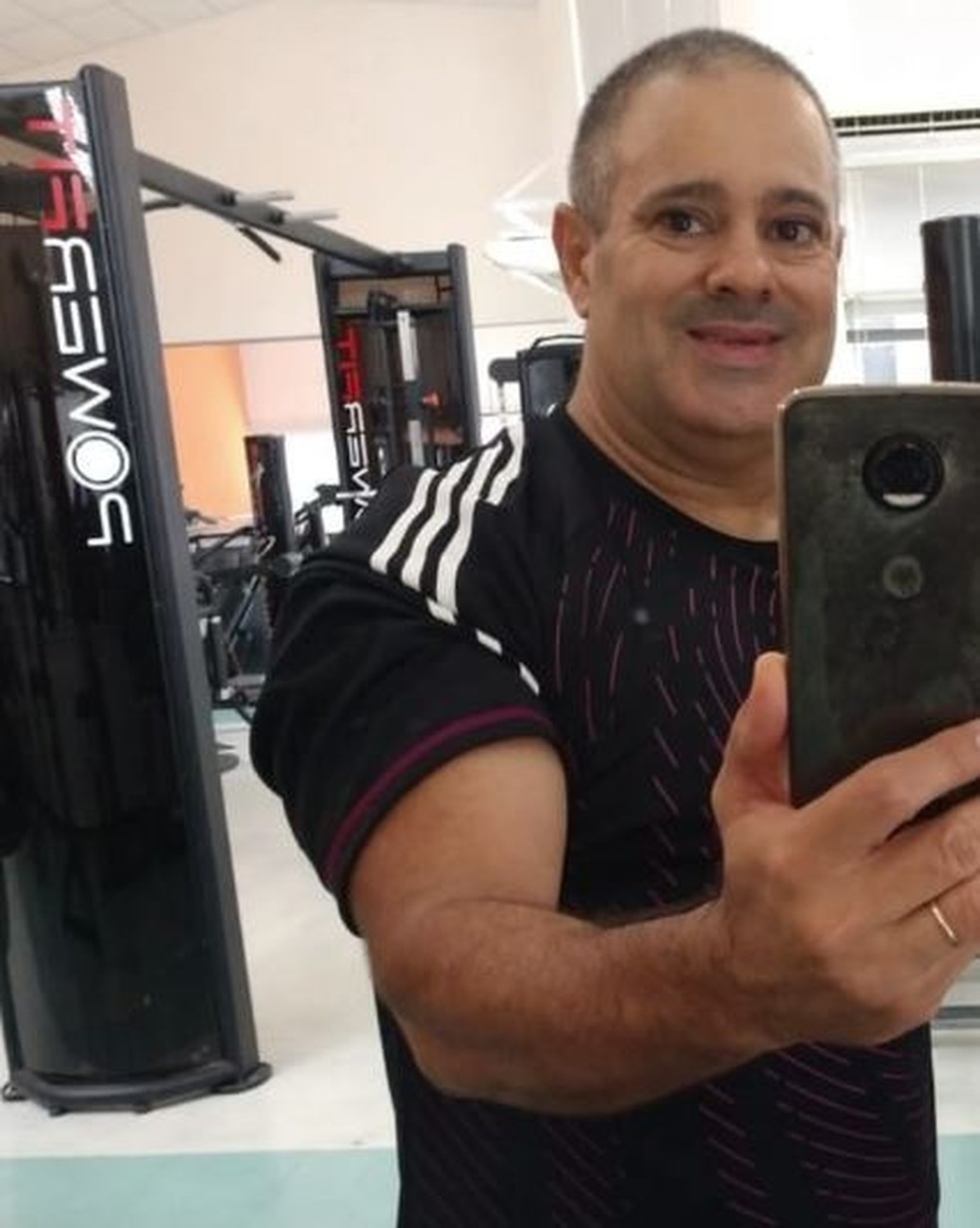 Agnaldo Rodrigues foi achado morto ao lado do corpo de Mario Sabino — Foto: Reprodução/Facebook