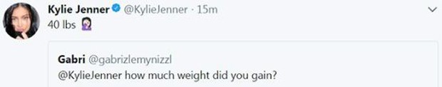 kylie Jenner dizendo para fã que engordou cerca de 18 quilos na gravidez (Foto: Reprodução)