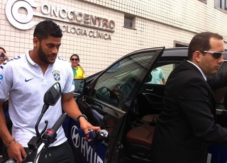 [COPA 2014] Exame não aponta lesão, e escalação de Hulk será definida só na terça-feira