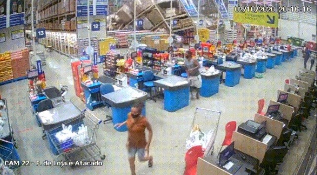 Acidente no supermercado Mix Mateus Atacarejo (Foto: Reprodução/Redes sociais)