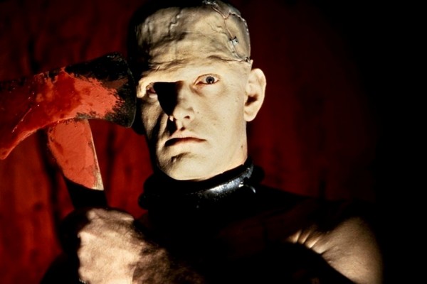 O ator David Prowse como o monstro de O Horror de Frankenstein (1971) (Foto: Reprodução)