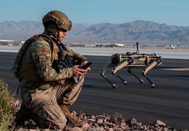 Força Aérea realizou testes com cachorros robóticos na Califórnia (Foto: Divulgação/USAF)