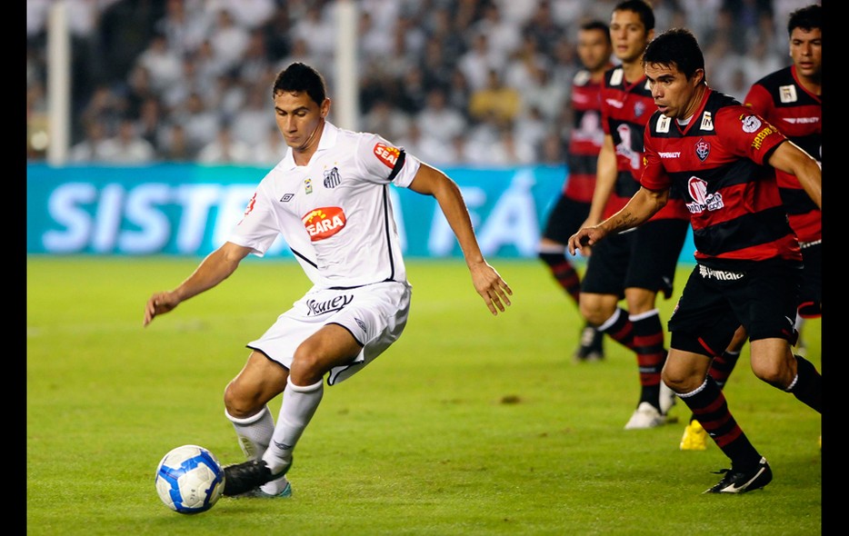 FOTOS: Santos derrota o Vitória no primeiro jogo da Copa do Brasil ...