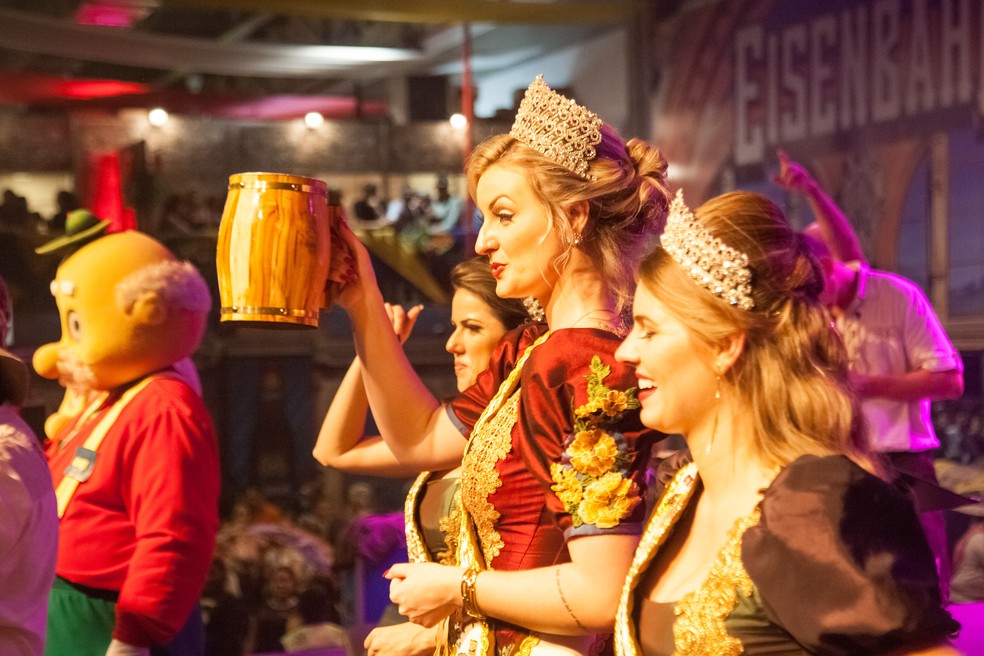 Realeza tamb&eacute;m participou da festa no fim de semana (Foto: L&eacute;o Laps/Divulga&ccedil;&atilde;o)