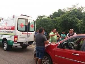 Mulher foi morta a tiros na frente da família (Foto: jornalesp.com)
