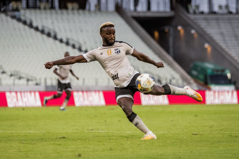 Stiven Mendoza, atacante do Ceará — Foto: Felipe Santos/Ceará SC