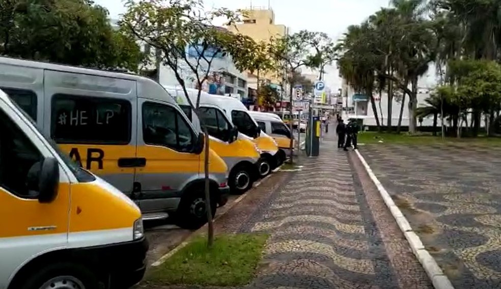 Manifesta&ccedil;&atilde;o reuniu cerca de 70 vans no Centro de Valinhos &mdash; Foto: Arquivo pessoal