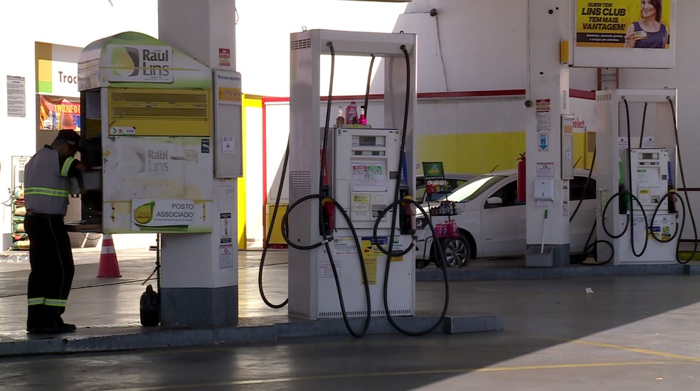 Postos de gasolina sÃ£o fiscalizados em Petrolina (Foto: ReproduÃ§Ã£o/ TV Grande Rio)