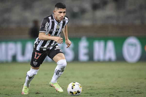 Crisp Savarino Chega De Madrugada Ao Rio E Começa No Banco Do Botafogo Contra O Vasco Artwork Nature