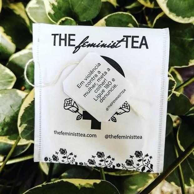 Feminist Tea, o chá 'empoderado' de Débora Nascimento (Foto: Reprodução/Instagram)