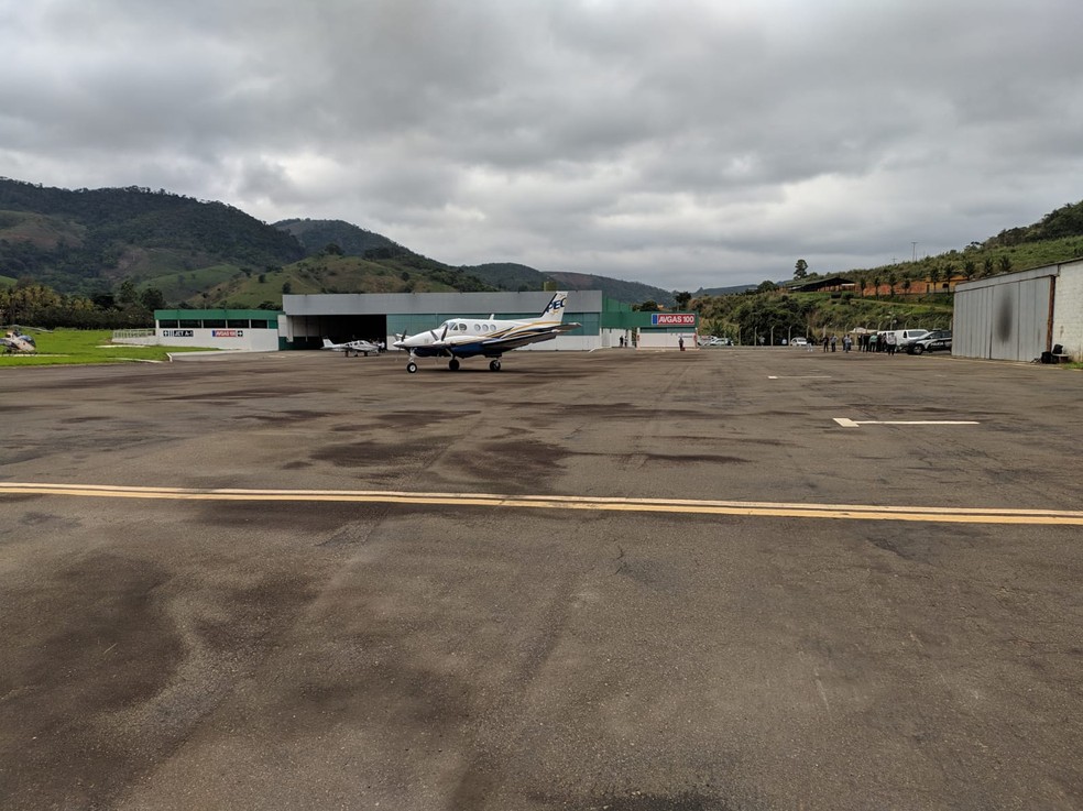 Corpos de Marília, tio e produtor deixam MG; velório será em Goiânia