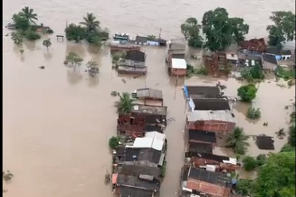Itajuípe, no sul da Bahia, fica completamente alagada após chuva no sul da Bahia — Foto: Divulgação / GOVBA