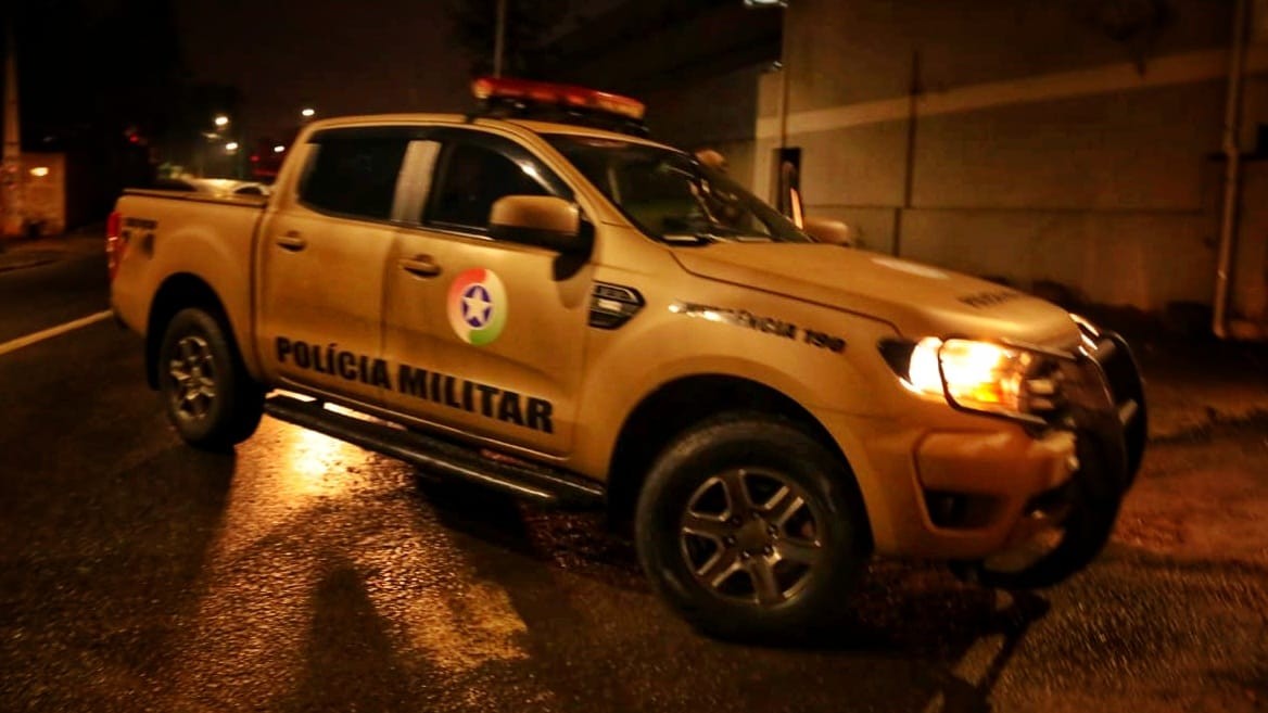Foragido alvo de 16 boletins de ocorrência morre em confronto policial em Florianópolis, diz PM