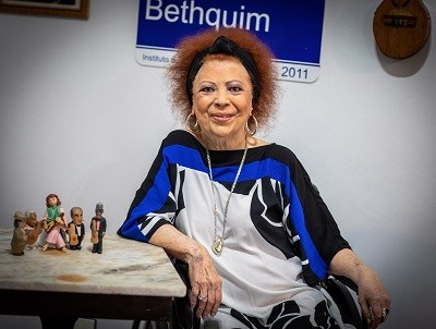 'Se um dia não aguentar, vou cantar na cama', diz Beth ...