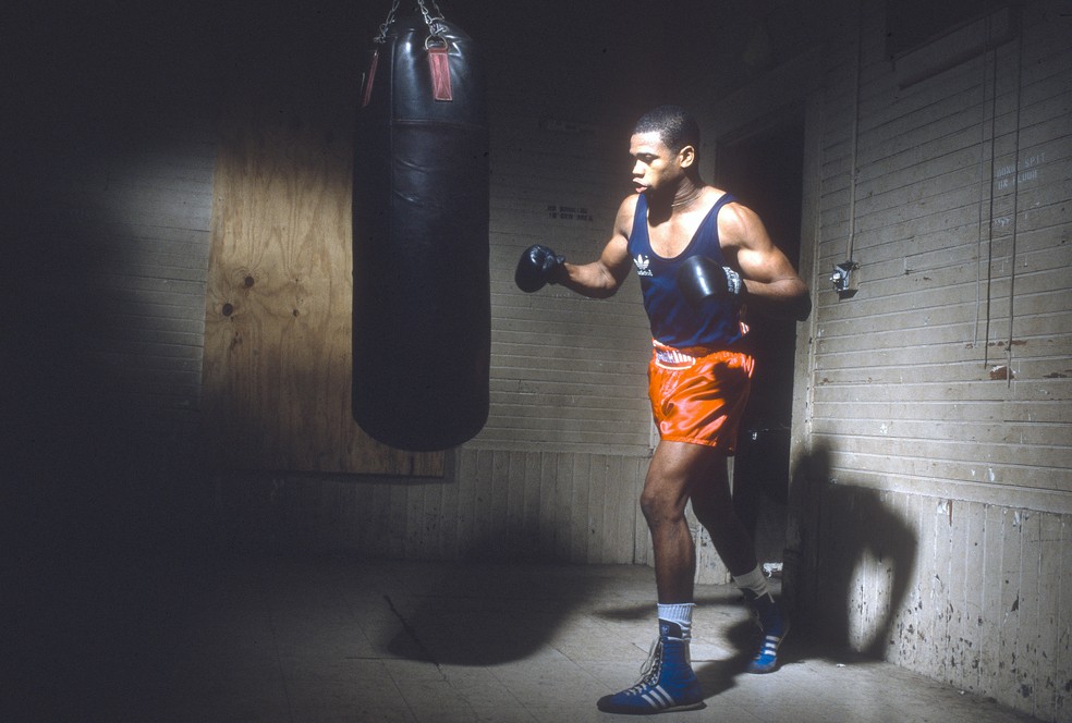 Roy Jones Jr contestou bastante a decisão da arbitragem — Foto: Focus on Sport/Getty Images