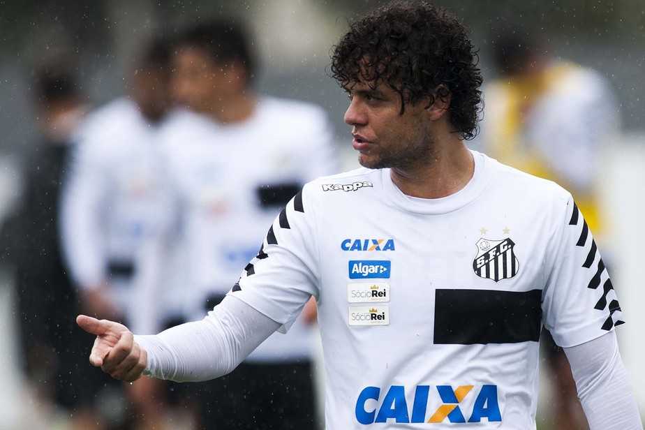 Presidente do Santos descarta negociação com São Paulo por Victor Ferraz
