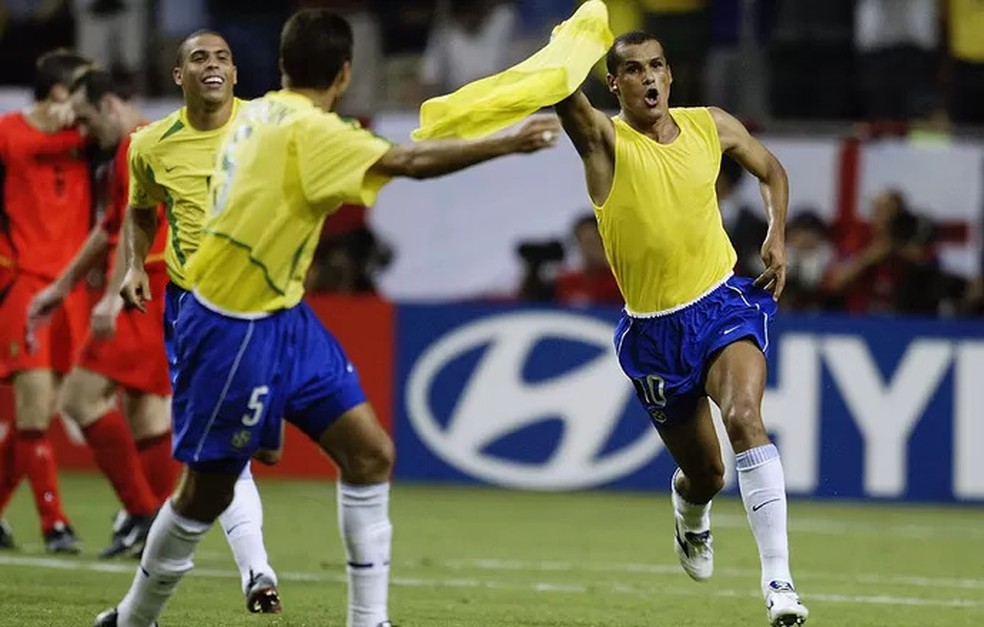Rivaldo faz 50 anos: relembre carreira do pentacampeão mundial em 50 atos |  futebol | ge