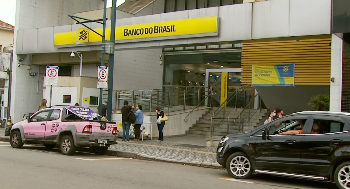 Mulher é investigada por crime de injúria racial contra colega de trabalho em agência bancária de Poços de Caldas, MG
