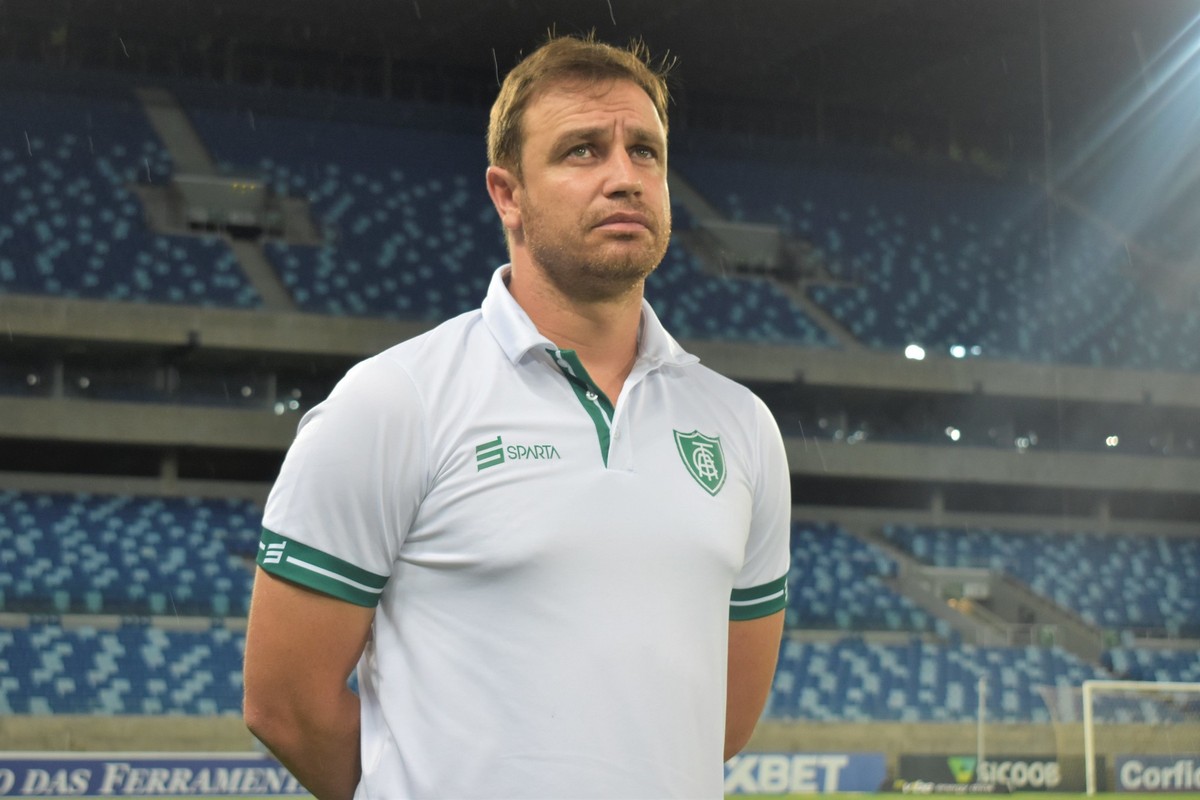 Felipe Conceição exalta reação e convoca torcida do AméricaMG e 