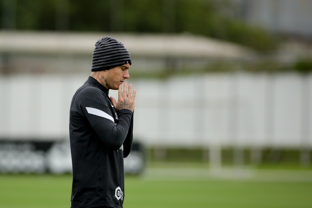 Em meio a jejum do Corinthians, Róger Guedes busca primeiro gol fora de Itaquera