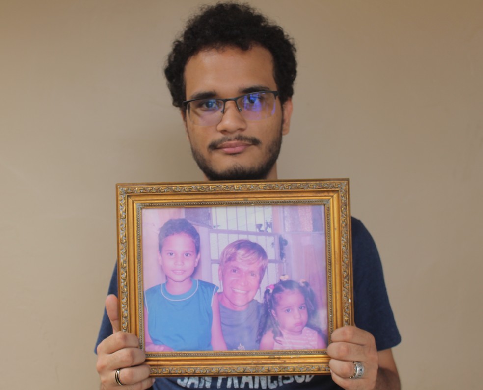 Filho fala sobre relação de Zezinho Corrêa com a família — Foto: Eliana Nascimento/G1 AM 