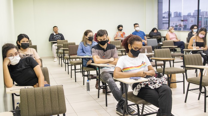 Mais de 160 concursos p&uacute;blicos com inscri&ccedil;&otilde;es abertas re&uacute;nem quase 16 mil  vagas no pa&iacute;s; veja lista | Concursos | G1