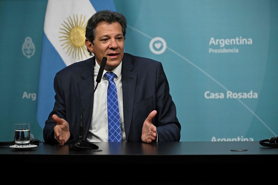 Ministro da Fazenda, Fernando Haddad, em entrevista na Argentina