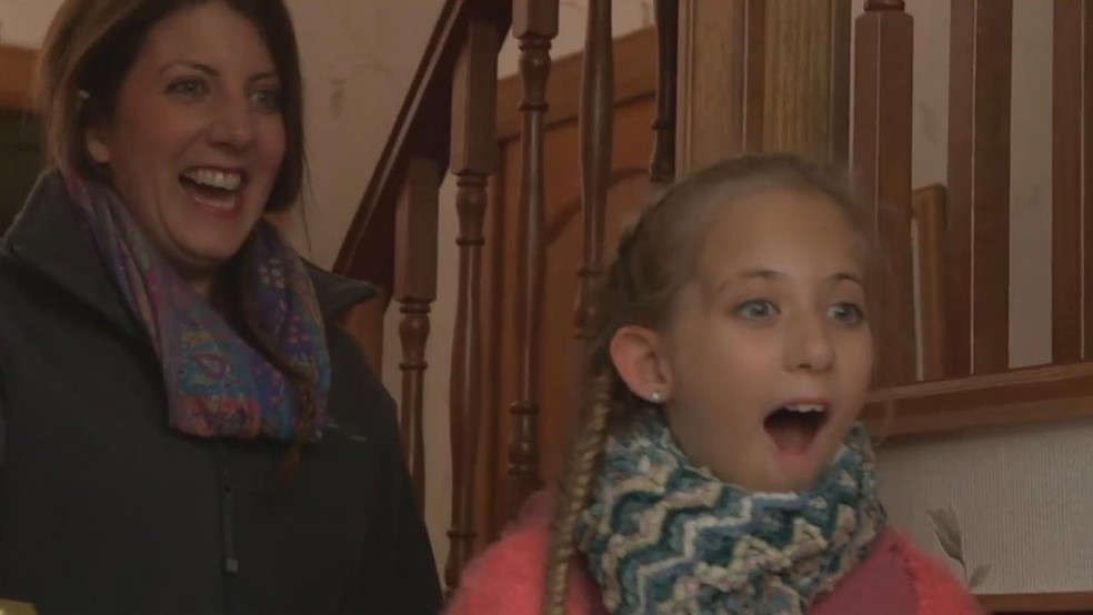 Lucy foi surpreendida com um safari noturno preparado pela mãe (Foto: BBC)