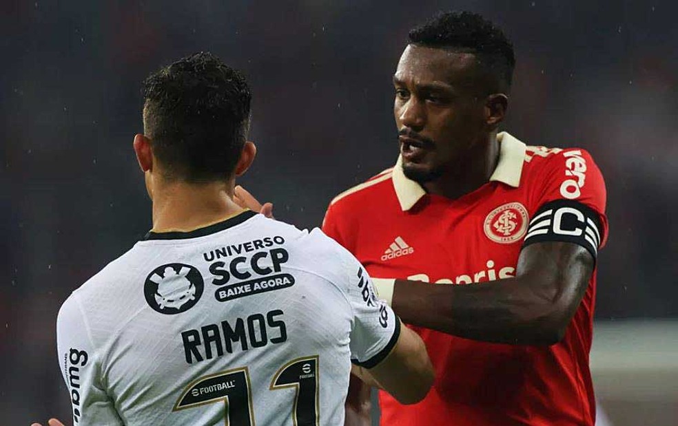 Clima esquenta entre Corinthians e Internacional após caso Edenílson