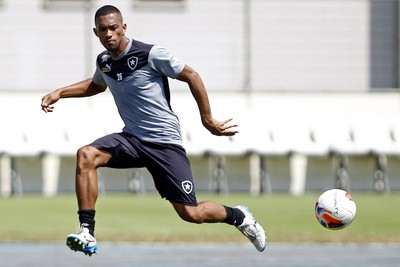 Luis Ricardo Botafogo treino (Foto: Vitor Silva/SSPress)