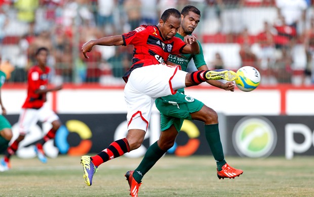 Hernane x Alecsandro: Loffredo vê briga aberta por vaga no ataque do Fla