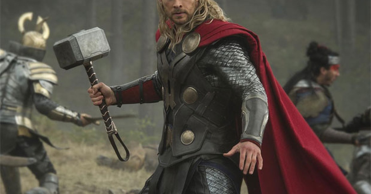Ator de Thor posta foto muito magro para divulgar No coração do