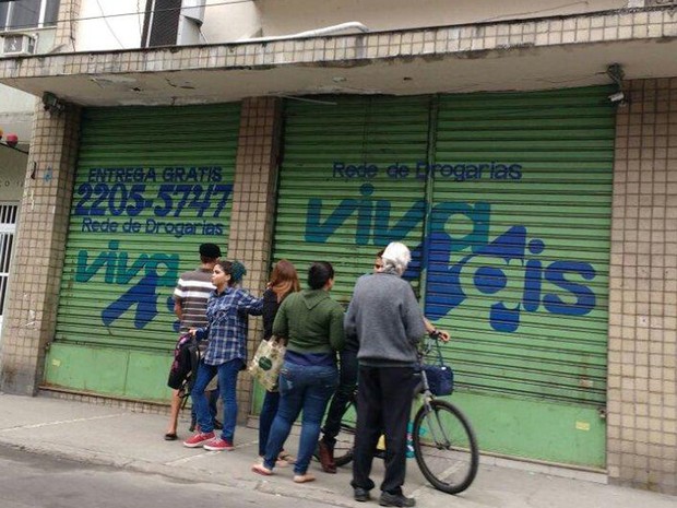Comércio chegou a ficar fechado no Catete e na Glória nesta segunda (26) (Foto: Reprodução/Globonews)