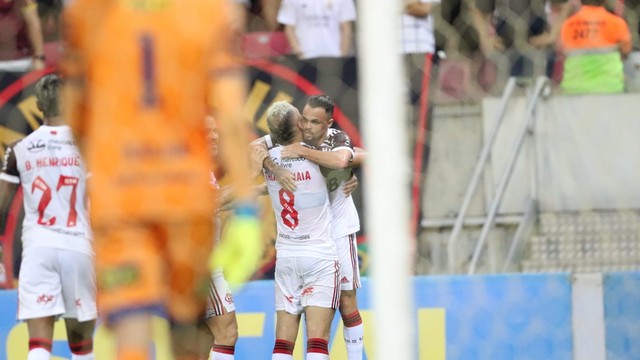 Michael comemora o gol marcado em Sport x Flamengo