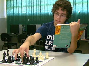 Jogar xadrez faz bem a crianças hiperativas, diz estudo – Explorador da  Saúde