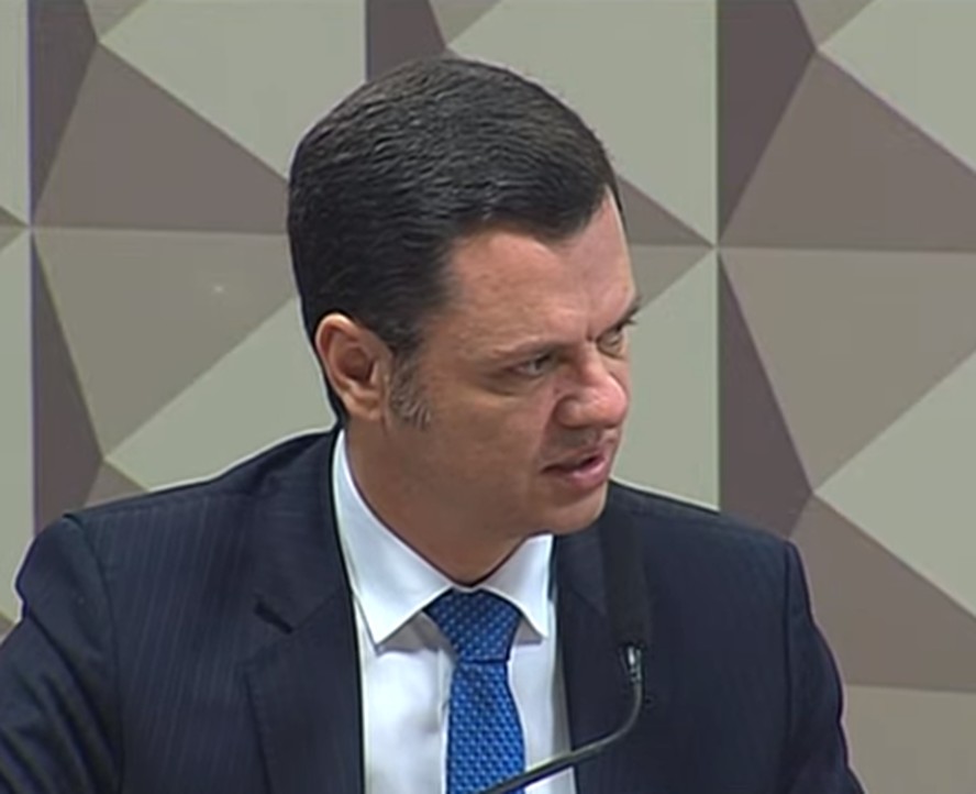 Anderson Torres fala à CPI na presença de Flávio Bolsonaro