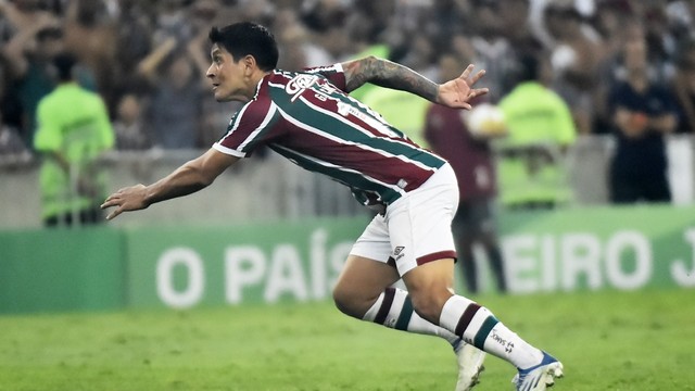 Cano comemora gol em Fluminense x Fortaleza