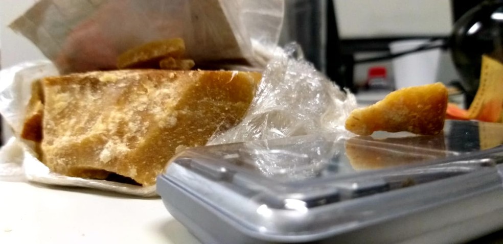 Pasta base de cocaína apreendida — Foto: Polícia Civil/Divulgação