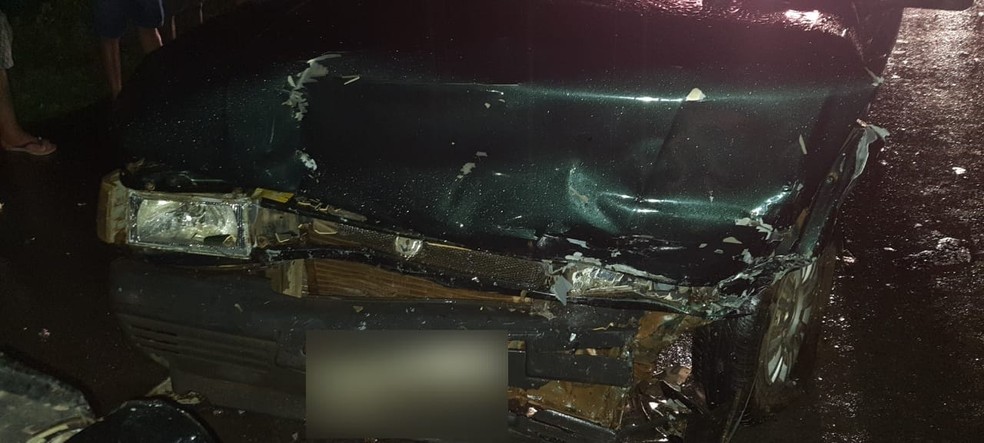 Veículo Fiat envolvido em acidente na BR 343 — Foto: Divulgação/PRF-PI