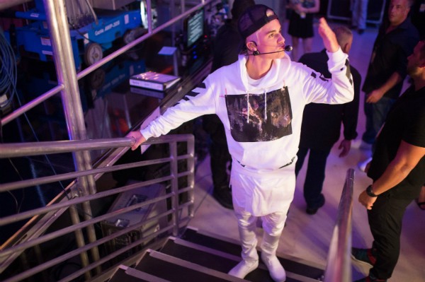 Justin Bieber fumou maconha durante apresentação (Foto: Getty Images)