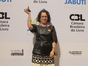 A autora Setella Maris Rezende, ganhadora do livro do ano de ficção no Jabuti 2012  (Foto: Cauê Muraro/G1)