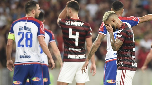 Gabigol em ação na partida entre Flamengo e Bahia