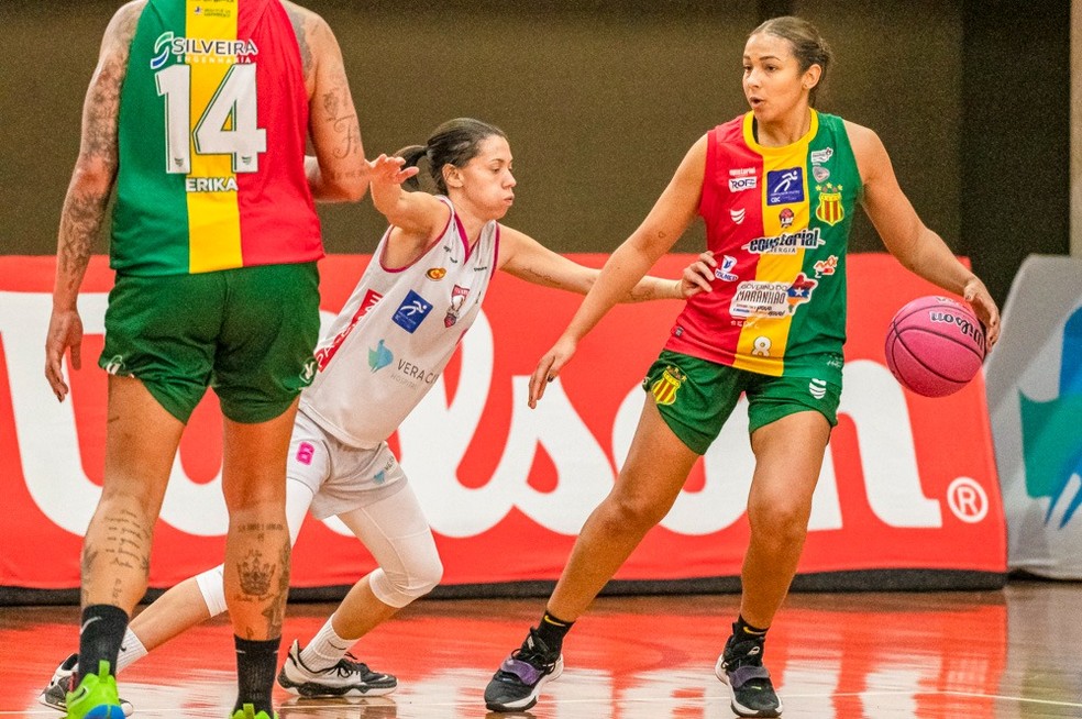 Tainá Paixão, do Sampaio, foi eleita a MVP das finais da LBF — Foto: Fábio Leoni/Vera Cruz Basquete
