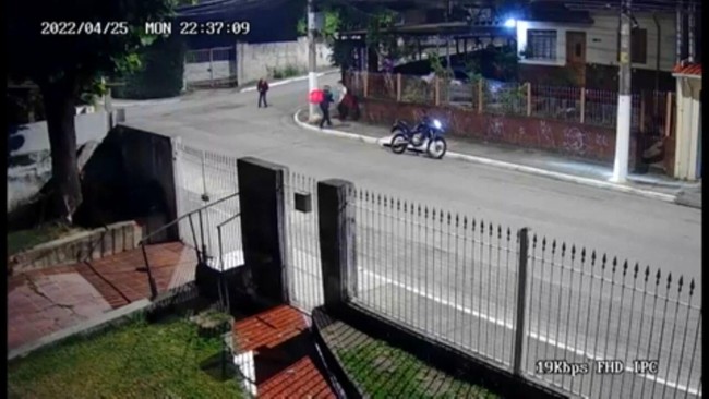 Novas imagens mostram assalto que terminou com rapaz de 20 anos morto na Zona Sul de SP