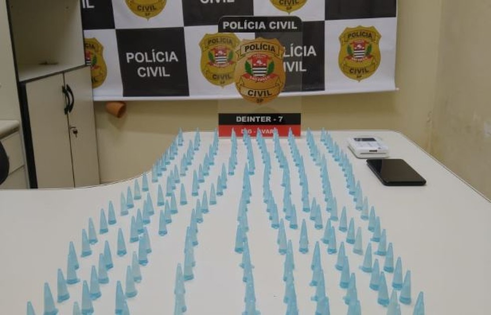 DIG Avaré (SP) apreende 247 pinos de cocaína de casal que transportava droga do litoral para o interior. — Foto: Divulgação/Polícia Civil