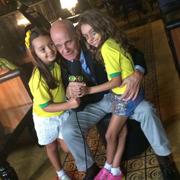 Ricardo Boechat com as filhas (Foto: Reprodução/Instagram)